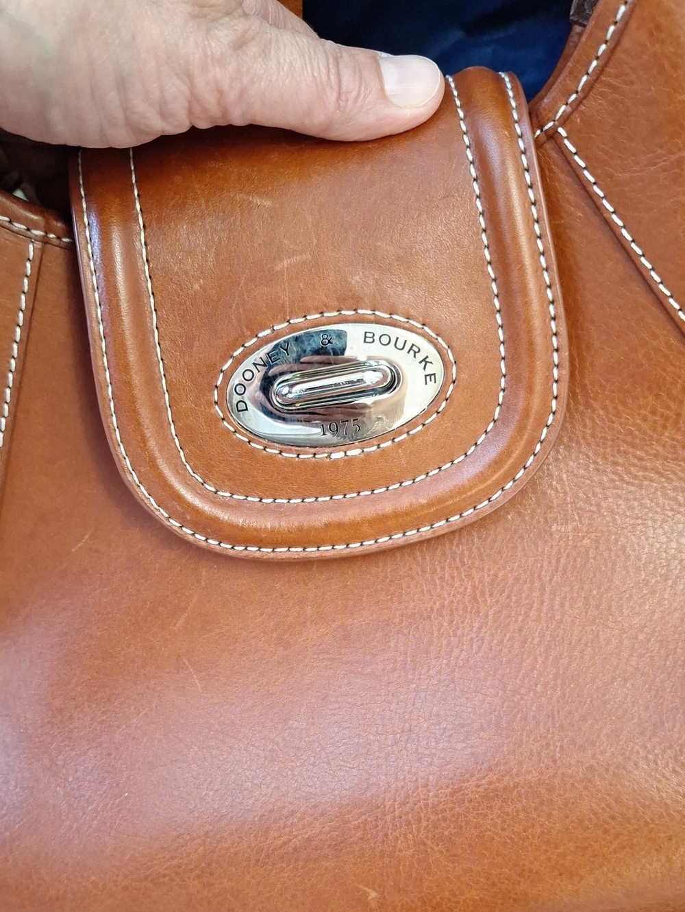 Dooney & Bourke Florentine Toscana Smooth Leather Hobo Bag Large Size - Picture 8 of 16